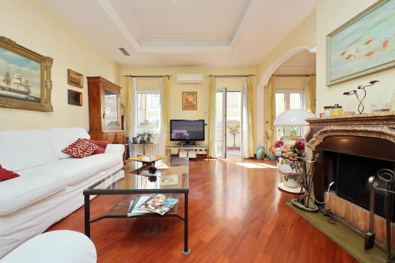 4Bnb - Luxury Trevi Apartment W Terrace Rome Bagian luar foto
