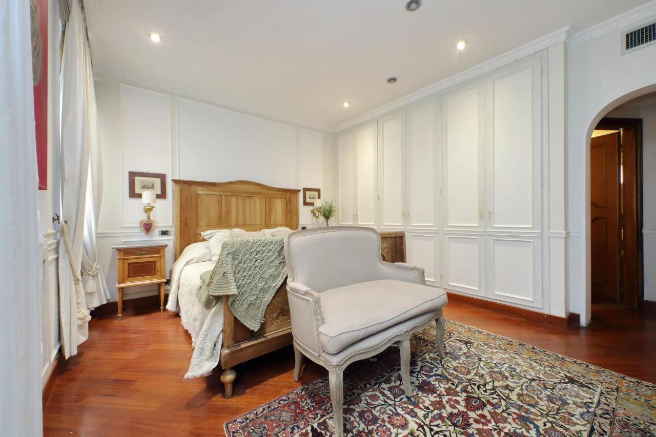 4Bnb - Luxury Trevi Apartment W Terrace Rome Bagian luar foto