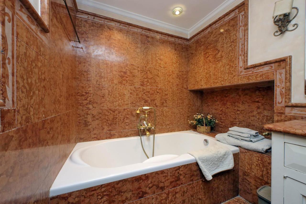 4Bnb - Luxury Trevi Apartment W Terrace Rome Bagian luar foto