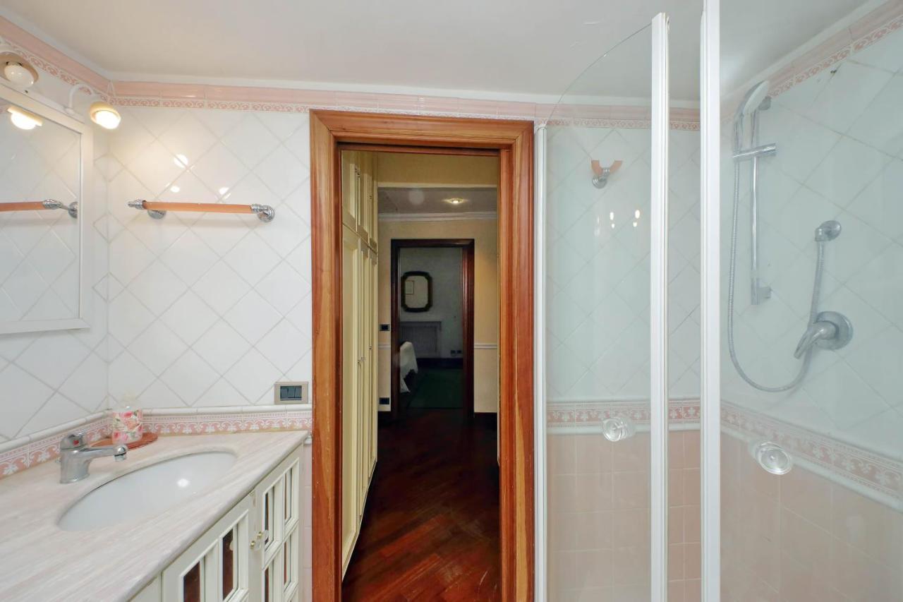 4Bnb - Luxury Trevi Apartment W Terrace Rome Bagian luar foto